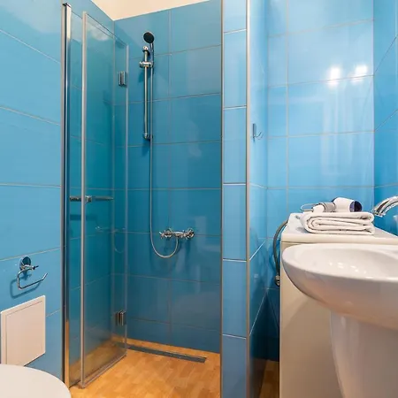 Rent Like Stara 7 *